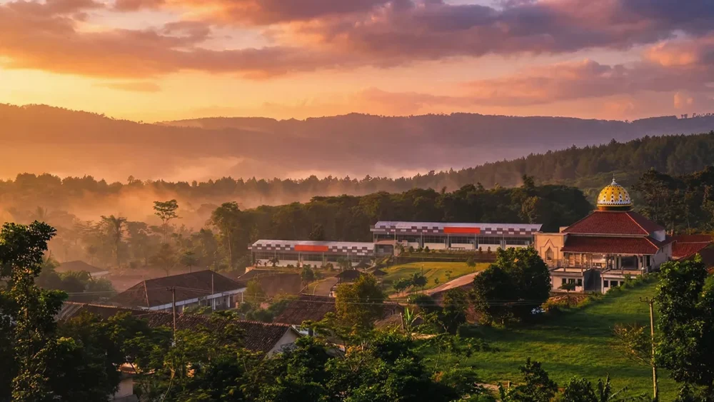 Refleksi Sewindu: Menjemput Takdir Kemandirian di Darul Falah Cimenteng