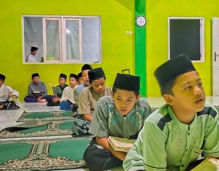Pentingnya Kurikulum Al-Qur’an dalam Pembinaan Akhlak.