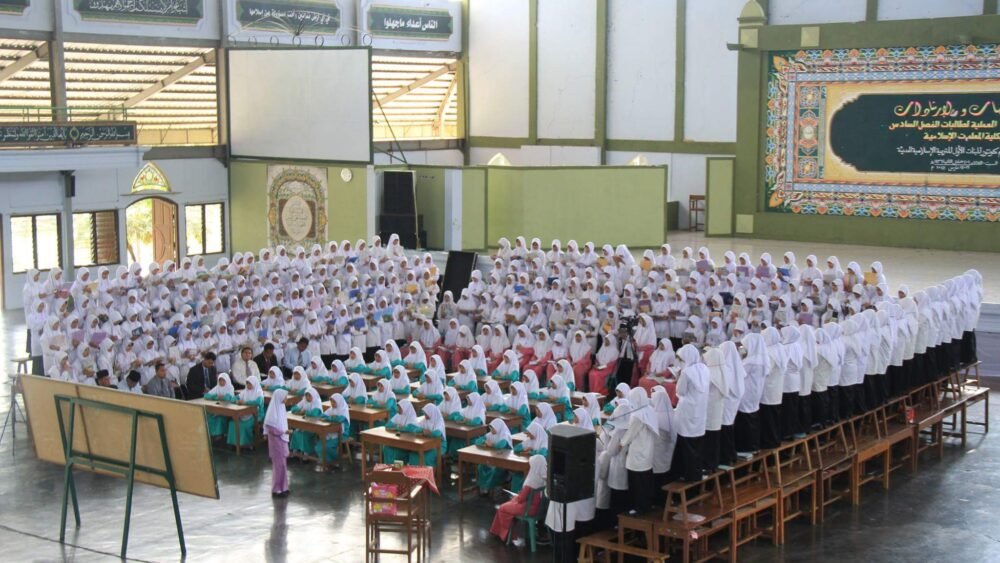 Menenun Masa Depan Lewat Keringat dan Doa